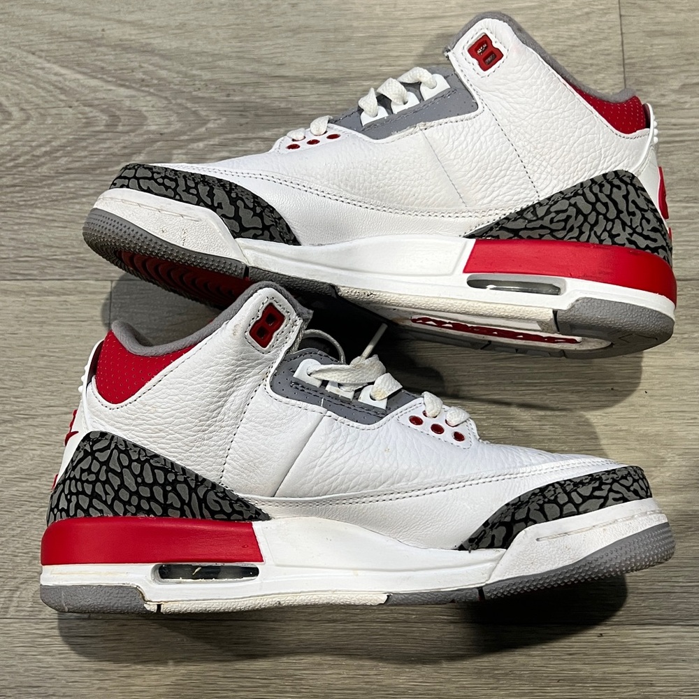 Retro Jordan 3. Grade school size